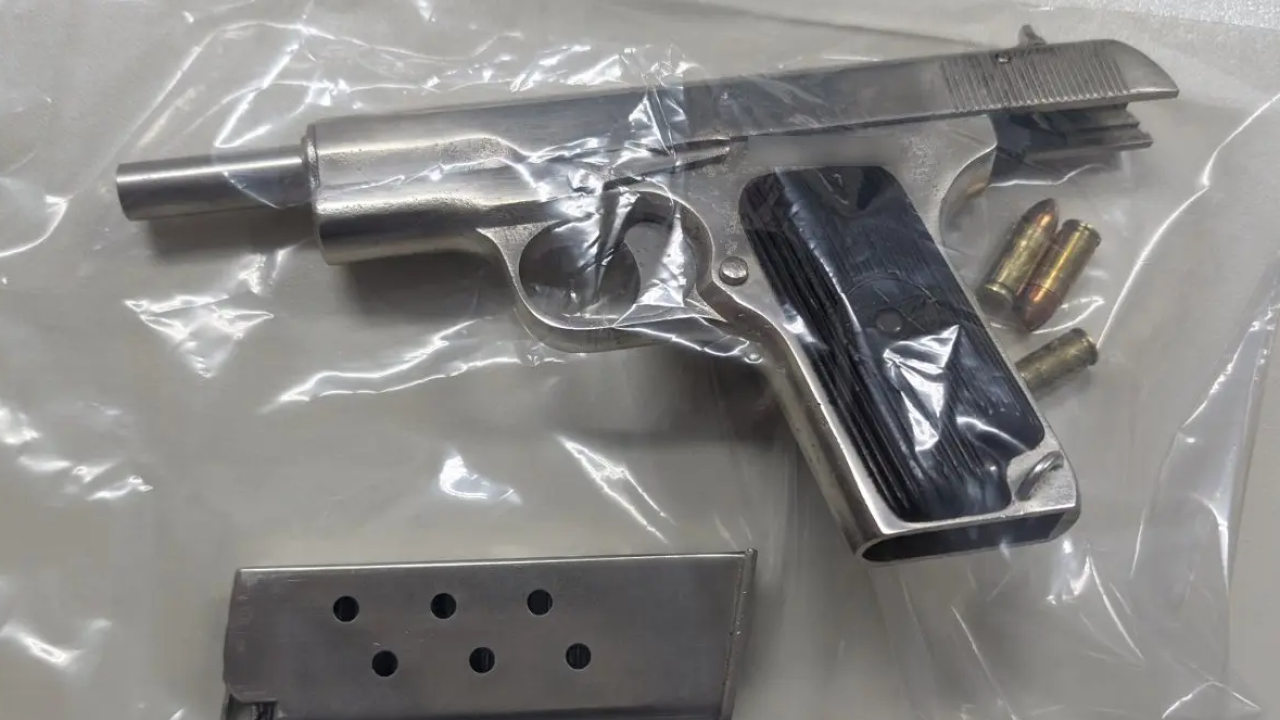 Περιστέρι: Συνελήφθη 48χρονος που είχε αναρτήσει φωτογραφία με όπλο στο Facebook