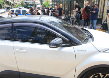 Προφυλακίστηκε ο 43χρονος που επιτέθηκε με πιρούνι στην έγκυο σύντροφό του