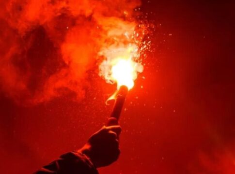 Ρέθυμνο: Είχε «φορτώσει» τη μοτοσυκλέτα του με καπνογόνα και φωτοβολίδες αλλά… δεν πήγε μακριά!