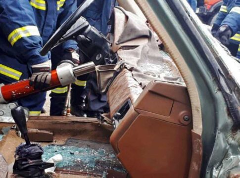 Ρέθυμνο: Σύγκρουση Ι.Χ με αγροτικό στον ΒΟΑΚ – Εγκλωβίστηκε μια γυναίκα!