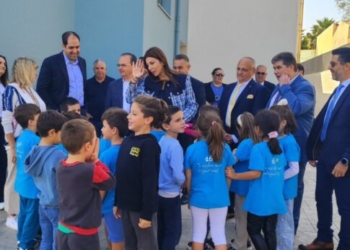 Σχολεία του Ρεθύμνου επισκέφτηκε η Υπ. Παιδείας Σοφία Ζαχαράκη – Δείτε φωτογραφίες