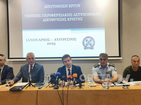 Σε εξέλιξη η συνέντευξη Τύπου του Μ. Χρυσοχοΐδη στα Χανιά