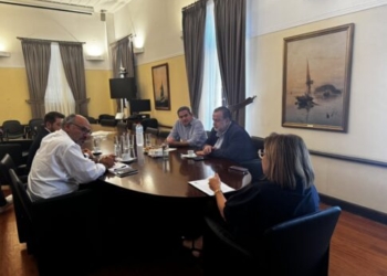 Σεισμόπληκτοι Αρκαλοχωρίου: Τι ζήτησαν και τι δεσμεύτηκε η Μ. Κοζυράκη