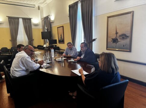 Σεισμόπληκτοι Αρκαλοχωρίου: Τι ζήτησαν και τι δεσμεύτηκε η Μ. Κοζυράκη