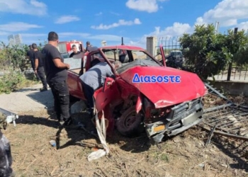 Σφοδρή σύγκρουση αγροτικού και ΙΧ στη Μεσαρά – Δείτε φωτογραφίες