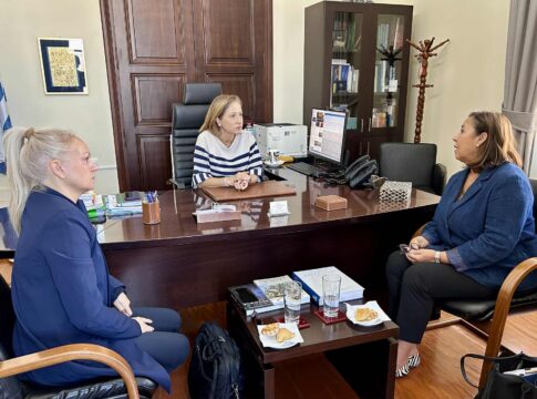 Συνάντηση της Μαρίας Κοζυράκη με εκπροσώπους του Διεθνούς Οργανισμού Μετανάστευσης στο Ηράκλειο