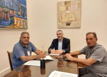 Συνάντηση του Μ. Χνάρη με την Πανελλήνια Ένωση Πλοιοκτητών Παράκτιας Αλιείας και Αλιευτικού Τουρισμού