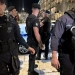 Σύνταγμα: Απομάκρυνση γυναίκας από το Μνημείο Αγνωστου Στρατιώτη