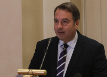 Θανάσης Παπαθανάσης: Ο βουλευτής προειδοποιεί για απάτη με ψεύτικο προφίλ