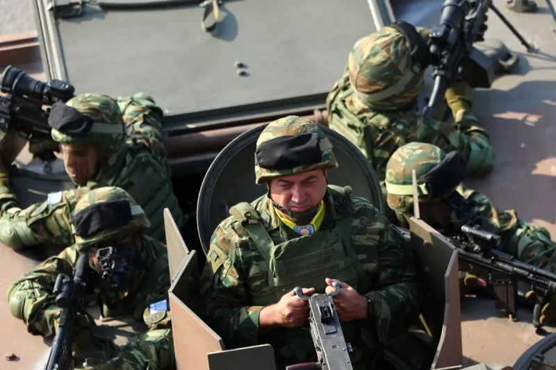 Θεσσαλονίκη: Εντυπωσιακές εικόνες από την πρόβα της στρατιωτικής παρέλασης για την 28η Οκτωβρίου