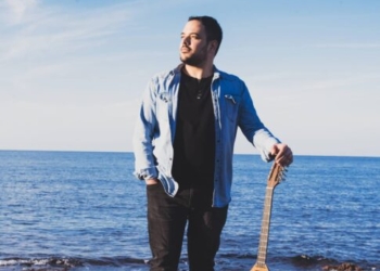 Θρήνος για τον γνωστό λαουτιέρη που «έσβησε» στα 29 του χρόνια