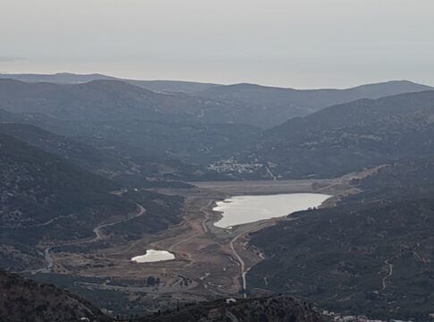 Το φράγμα που έγινε …κολύμπα – Αποκαρδιωτική η εικόνα στον Αποσελέμη