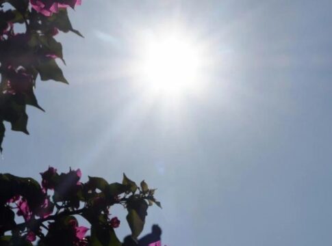 Το θερμόμετρο «χτύπησε» κόκκινο – Πού έδειξε 30 βαθμούς ο υδράργυρος στην Κρήτη