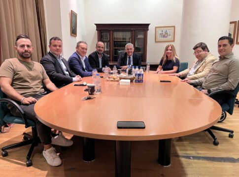 Τοπική επιχειρηματικότητα και ανάπτυξη στη συνάντηση των Διοικήσεων Επιμελητηρίου Ηρακλείου και ΟΕΕ/ΤΑΚ