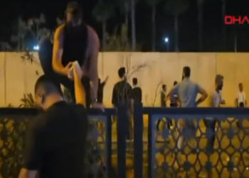 Τουρκία: Επίθεση με πέτρες στο προξενείο των ΗΠΑ στα Άδανα - Τα σενάρια για απεμπλοκή από τους S-400