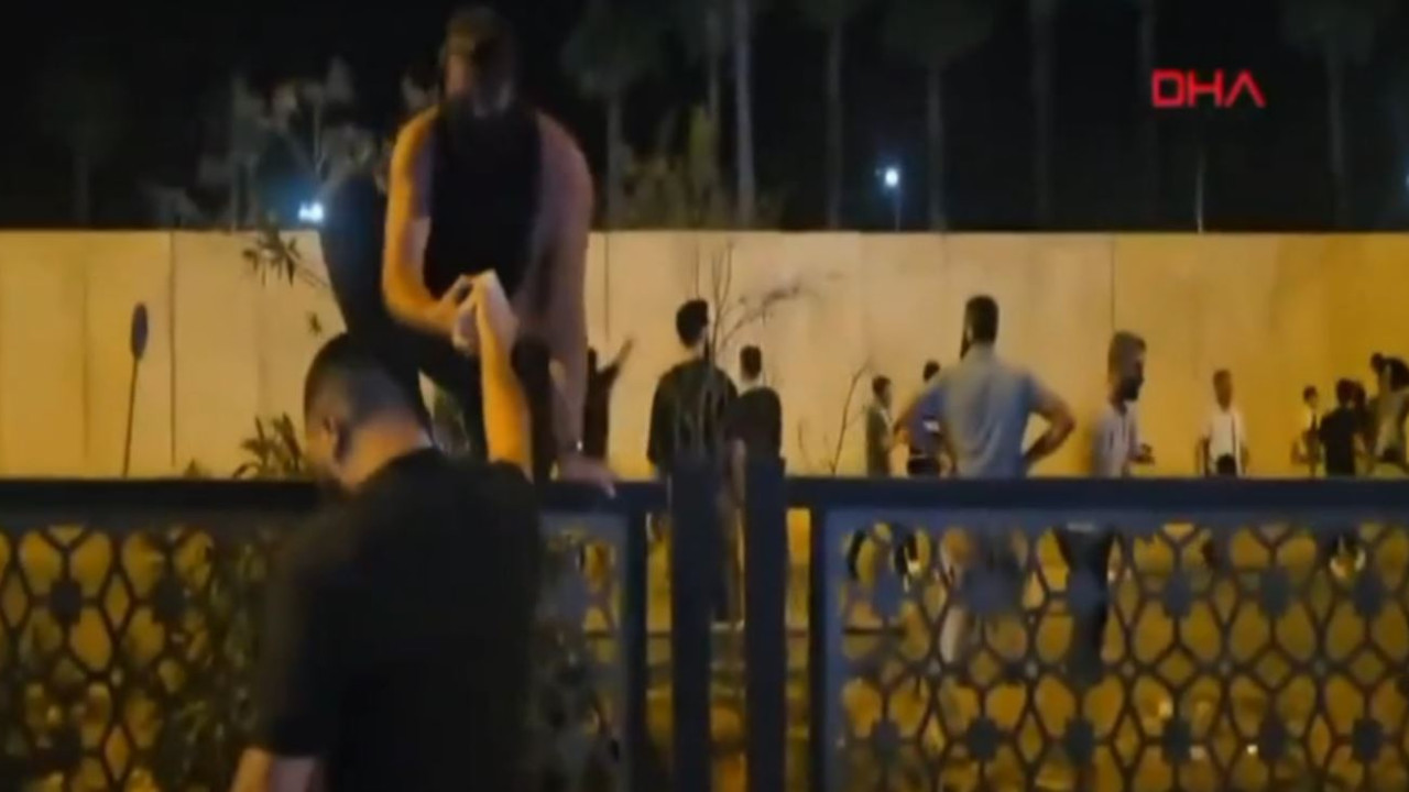 Τουρκία: Επίθεση με πέτρες στο προξενείο των ΗΠΑ στα Άδανα - Τα σενάρια για απεμπλοκή από τους S-400