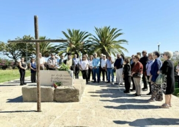 Τρισάγιο στον τάφο του Καζαντζάκη για τα “συναπαντήματα” του μεγάλου συγγραφέα