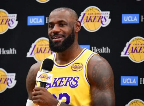 Τρόλαρε ο Λεμπρόν Τζέιμς: Δεν αποσύρεται αλλά ξεκίνησε συνεργασία με εταιρεία ποτών