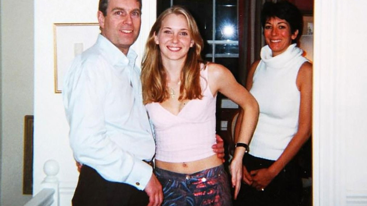 Βιρτζίνια Τζιουφρέ: Η Γκίσλεϊν Μάξγουελ έκανε σεξουαλική πράξη στον Κλούνεϊ