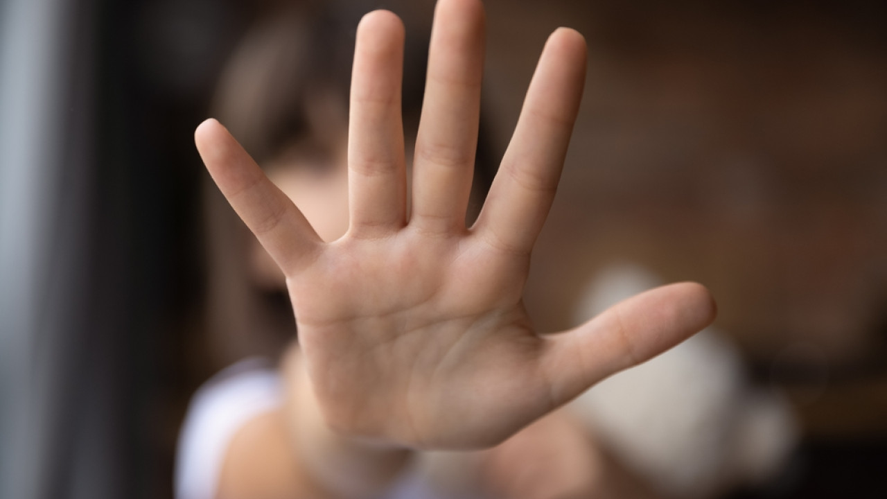 Βρετανία: Ποινές κάθειρξης 174 ετών σε 7 άνδρες που εκμεταλλεύονταν σεξουαλικά 2 ανήλικες