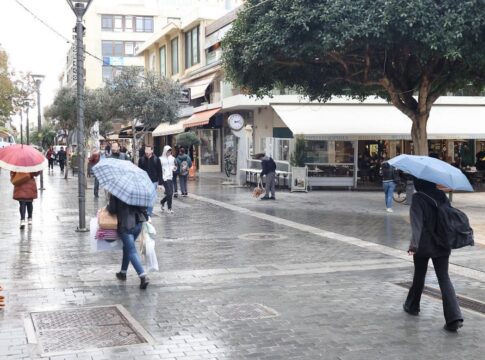 Βροχερή μέρα για την Κρήτη – Η πρόγνωση για τις μεγαλύτερες πόλεις του νησιού