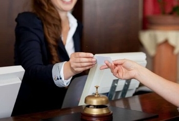 Ξενοδοχοϋπάλληλοι Ηρακλείου: Καμία απάντηση από το Υπουργείο Εργασίας για το επίδομα ανεργίας