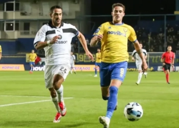 Ξέσπασμα Λαμπρόπουλου: «Σε κάθε ματς έχουμε εχθρική διαιτησία – Πρέπει να τελειώσει αυτό το αστείο!»