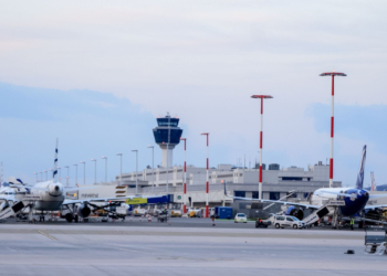ΥΠΑ: Πιάνουν δουλειά 80 νέοι ελεγκτές εναέριας κυκλοφορίας