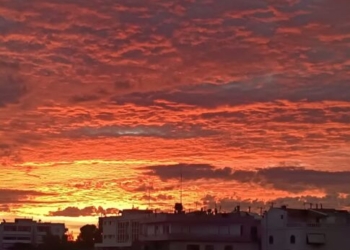 Υπέροχες φωτογραφίες από την κόκκινη ανατολή στο Ηράκλειο