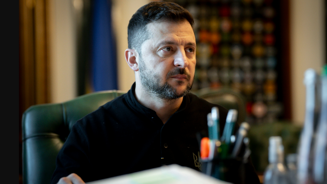 Ζελένσκι: «Ναι» σε ειρηνευτικές συνομιλίες, «όχι» σε παραχώρηση εδαφών