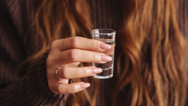 Αγρίνιο: Στο νοσοκομείο 17χρονη έπειτα από κατανάλωση αλκοόλ - Συνελήφθη ο ιδιοκτήτης του καταστήματος