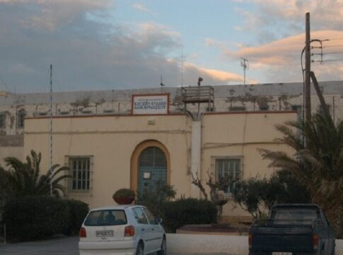 Αιφνιδιαστική μεταγωγή εκτός Κρήτης επτά κρατουμένων – Οι τρεις από το μακελειό στο Βορίζια