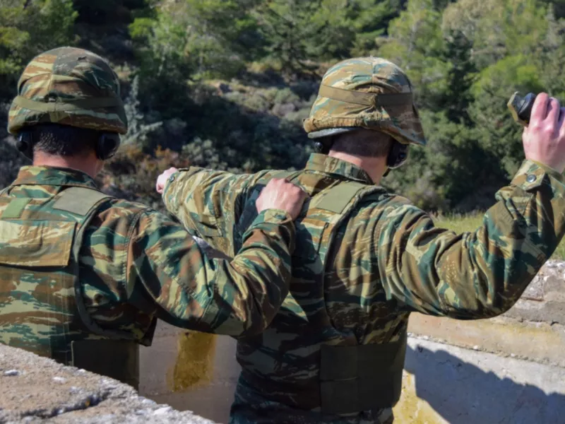 Έλληνας στρατιώτης άσκηση