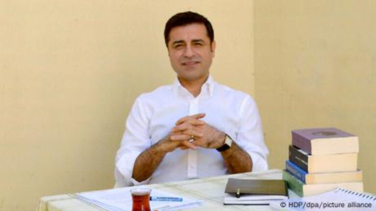 Αποφυλακίστε τον Ντεμιρτάς, λένε Ευρωπαίοι δικαστές