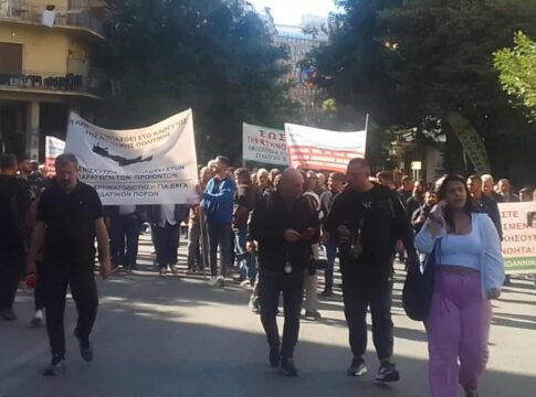 «Απόβαση» αγροτών και κτηνοτρόφων στην Αθήνα – Έντονη η παρουσία Κρητικών