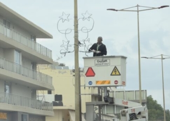 Άρωμα Χριστουγέννων: Ξεκίνησε να στολίζεται το Ηράκλειο