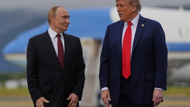 Axios: ΗΠΑ και Ρωσία συζητούν ανταλλαγή κρατουμένων