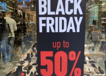 Black Friday και Cyber Monday: 2 στους 3 Έλληνες θα ψωνίσουν στις εκπτώσεις
