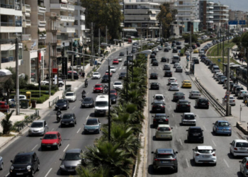 Μποτιλιάρισμα στην παραλιακή μετά από καραμπόλα 3 οχημάτων - Καθυστερήσεις σε Κηφισό και Αττική Οδό