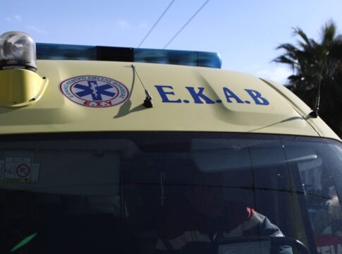 Χανιά: Σοβαρό τροχαίο στη Λεωφόρο Μουρνιών – στο Νοσοκομείο η οδηγός της μηχανής