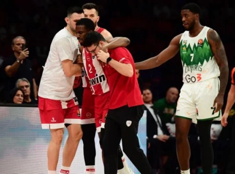 «Δεν είναι δυνατόν»: Τα έχασε ο Γάλλος σπίκερ με τον τραυματισμό του Κίναν Έβανς – Δείτε βίντεο