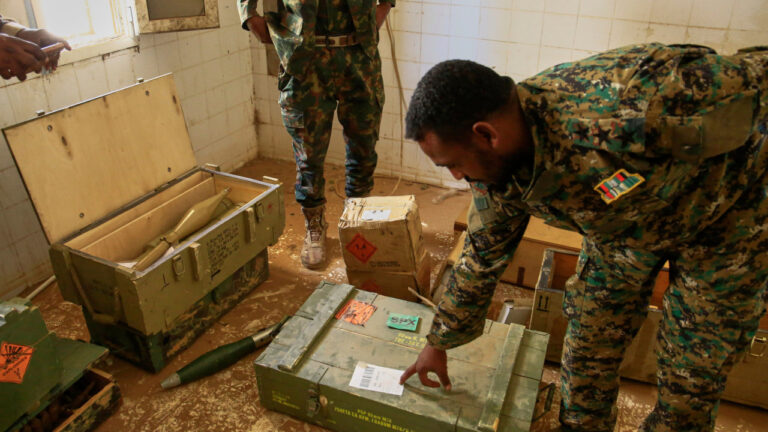 Δριμύ «κατηγορώ» Σουδάν κατά ΕΕ: Τα όπλα σας τροφοδοτούν τα εγκλήματα πολέμου στη χώρα