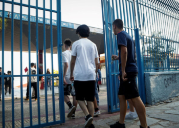Δύο ανήλικοι στο νοσοκομείο μετά από ξυλοδαρμό στα σχολεία τους