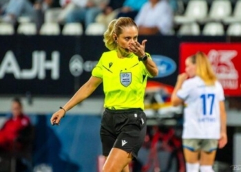 Ελληνίδα διαιτητής σφυρίζει το Λιόν-Βόλφσμπουργκ