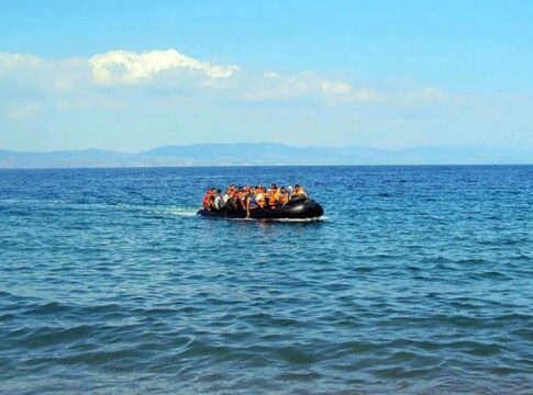 Επιχείρηση διάσωσης 76 μεταναστών νότια του Ηρακλείου