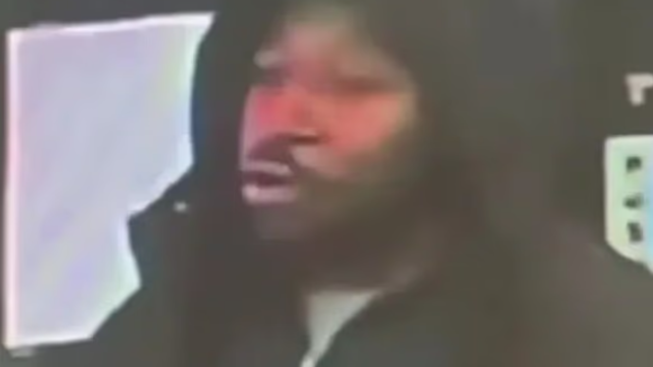 Επίθεση σε τρένο στο Λονδίνο: Στη δημοσιότητα για πρώτη φορά η φωτογραφία του δράστη