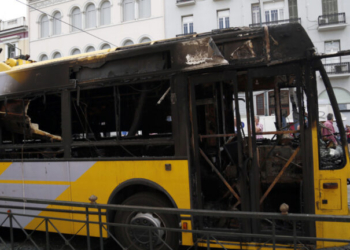 Φωτιά σε τρόλεϊ στο κέντρο της Αθήνας