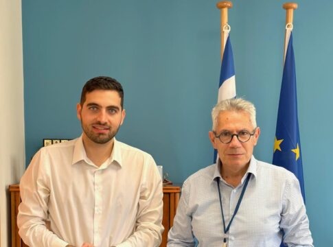 Η επίσκεψη για ευχές έγινε και… αφορμή για ενημέρωση για θέματα δημόσιας υγείας!