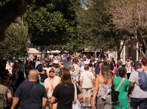 Η Κρήτη… αντιστέκεται στη δημογραφική κρίση – Στο νομό Ηρακλείου ο μισός πληθυσμός του νησιού