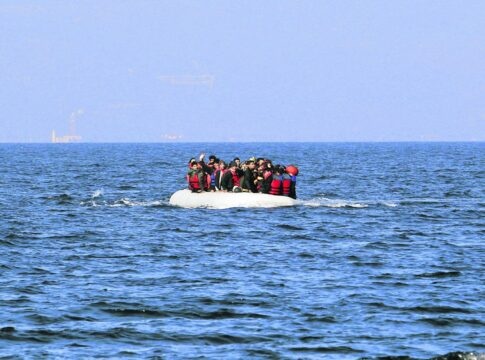 Η μια μετά την άλλη καταφθάνουν στην Κρήτη βάρκες με μετανάστες